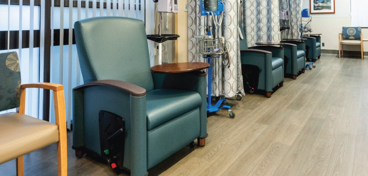 Outpatient infusion patient chair